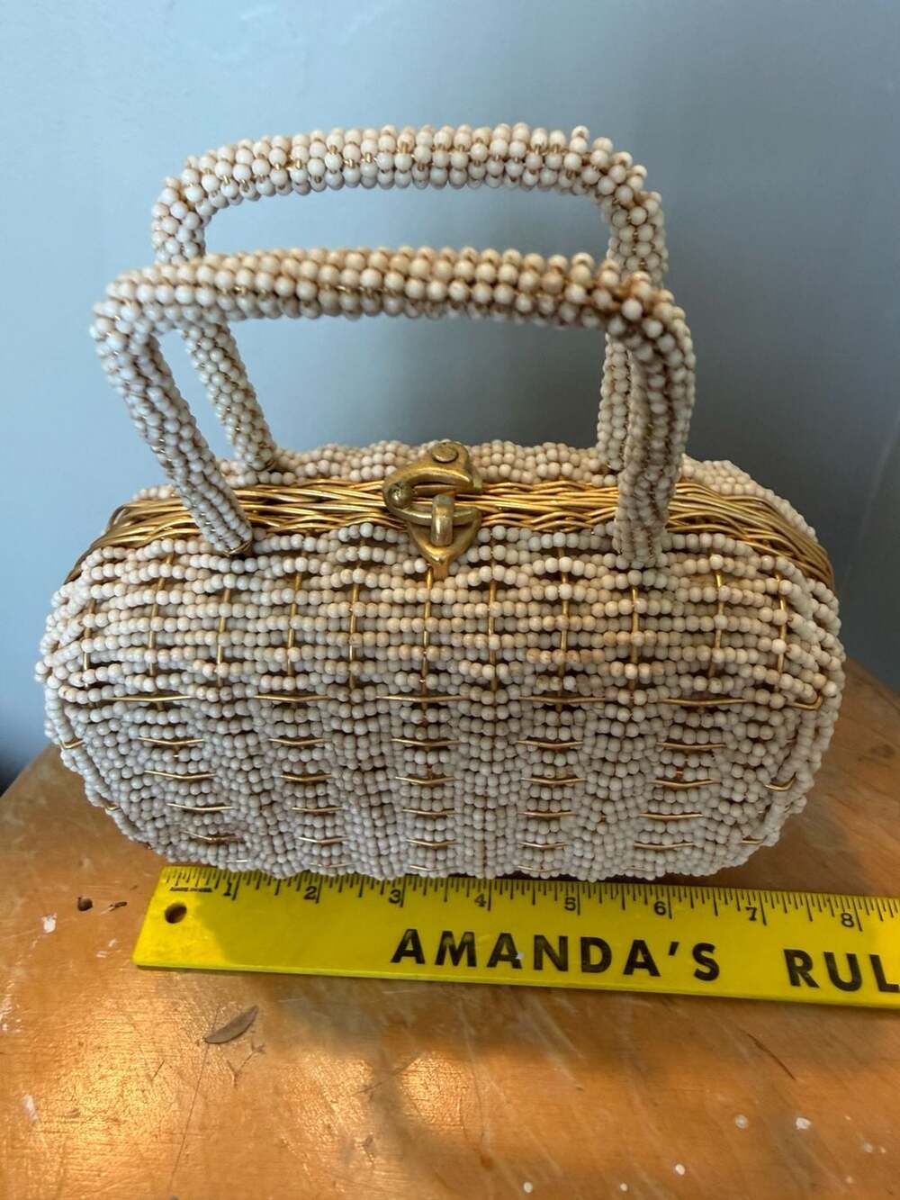 Vintage Walborg White Beaded Handbag with Gold Wire Frame - Picture 9 of 11